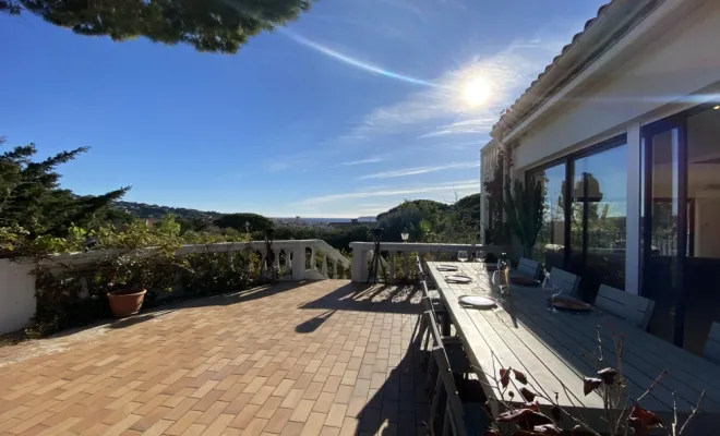 Sainte Maxime - Villa de charme avec aperçu mer & piscine, Golfe de Saint-Tropez, VPA Immobilier